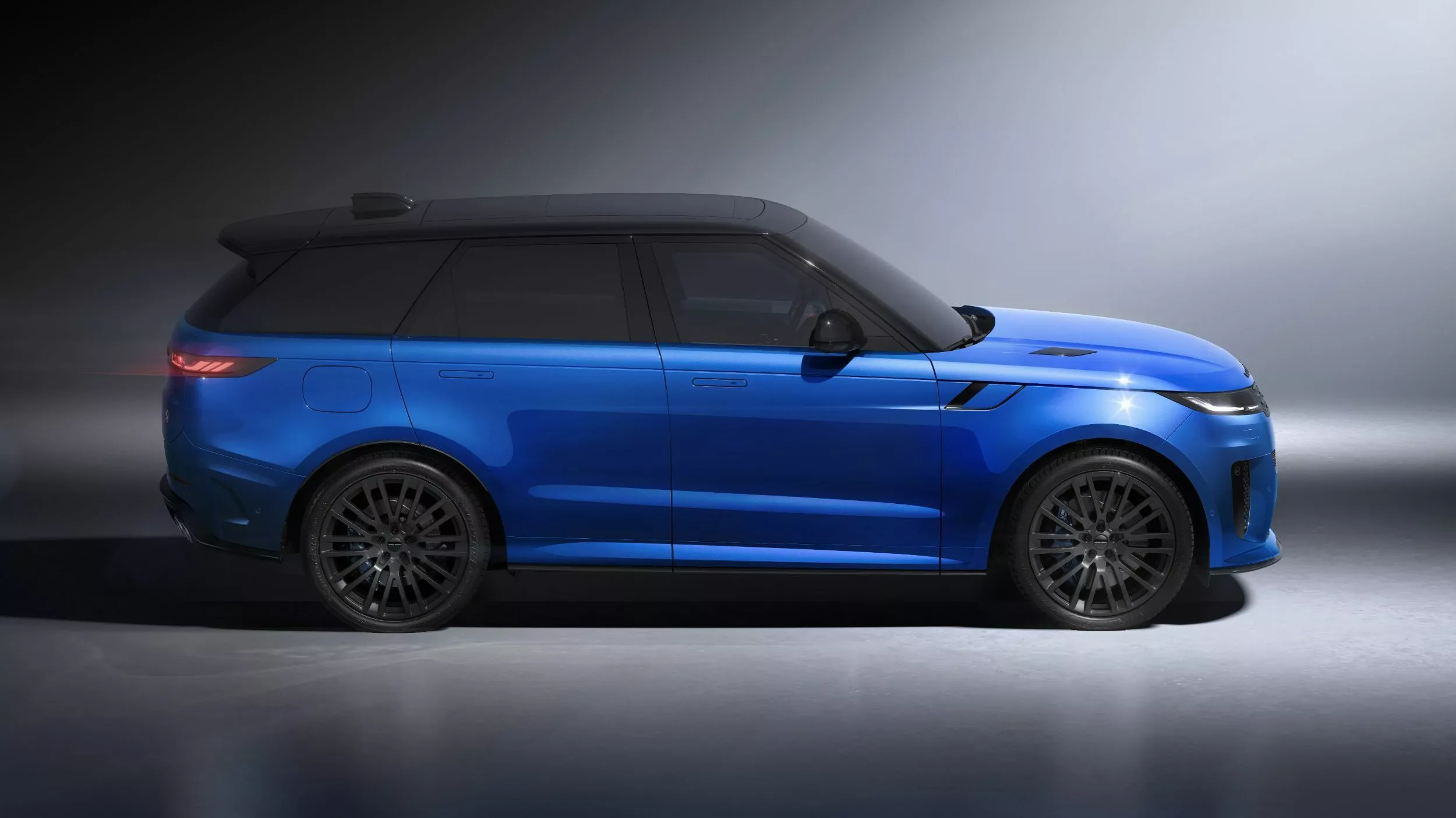 Range Rover Sport SV Ultimate Edition